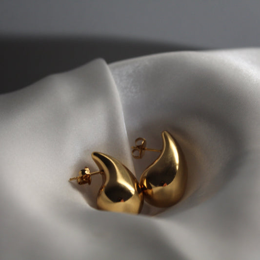 Tear Drop Earings