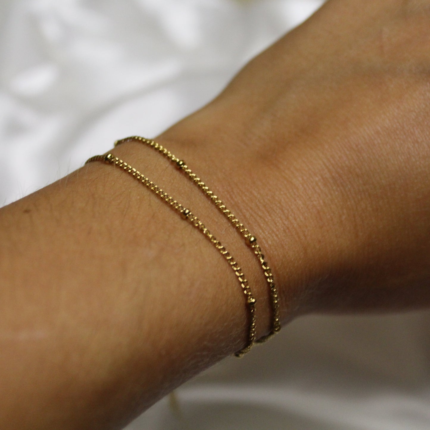 Dotted double chain bracelet