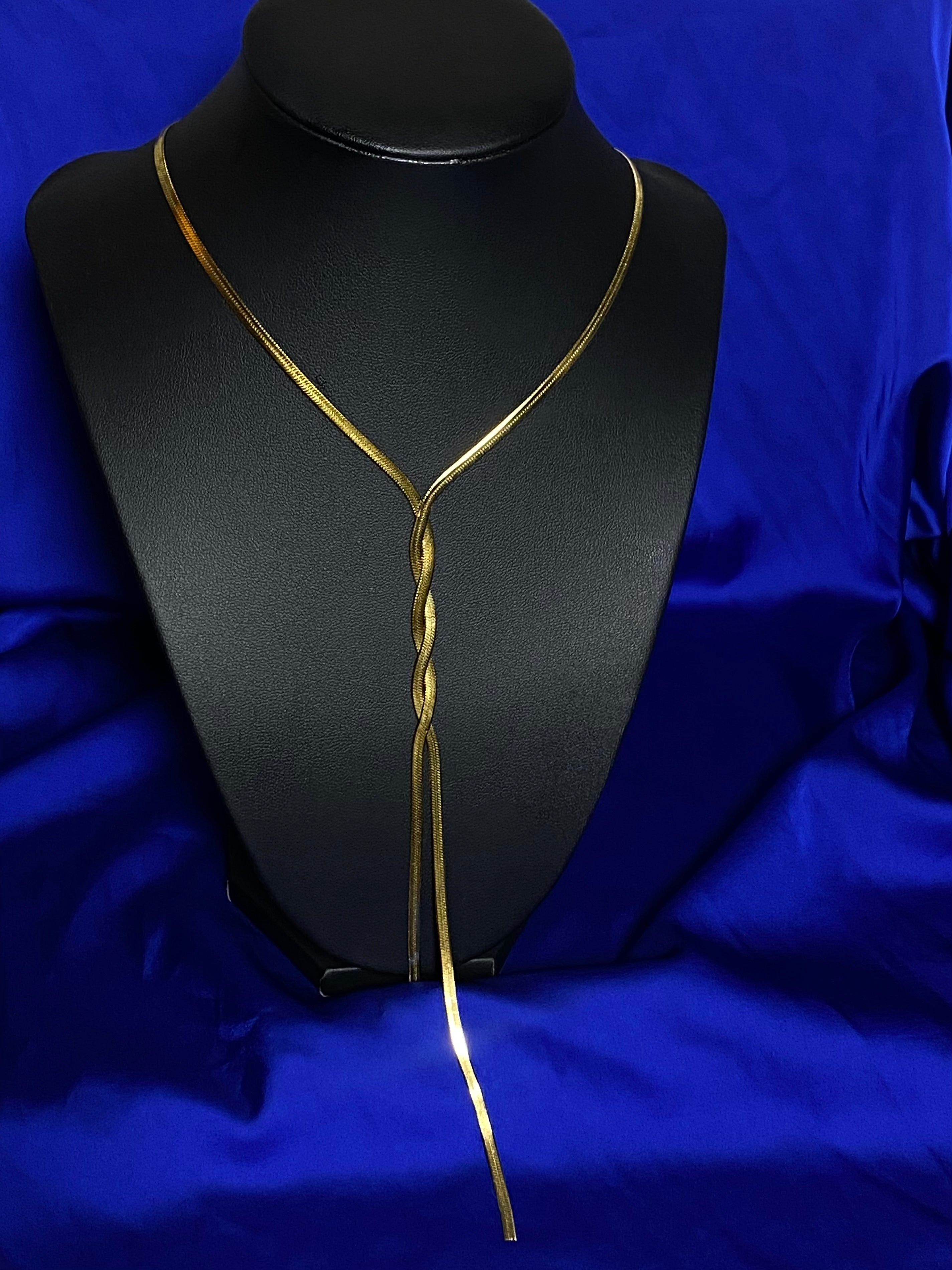 Aura twist necklace