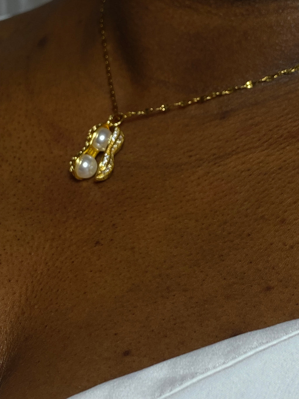 Pearl duo pod necklace