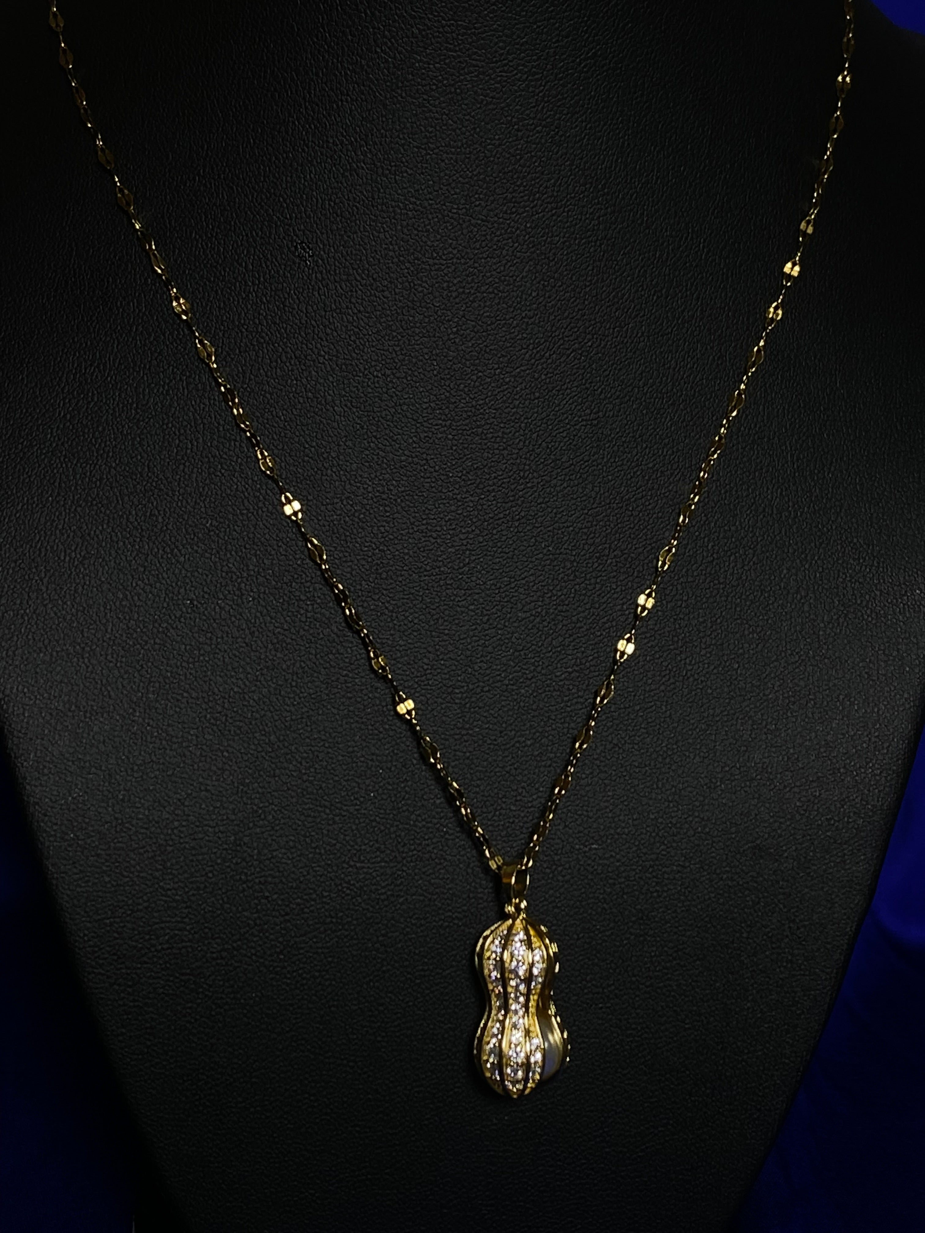 Pearl duo pod necklace