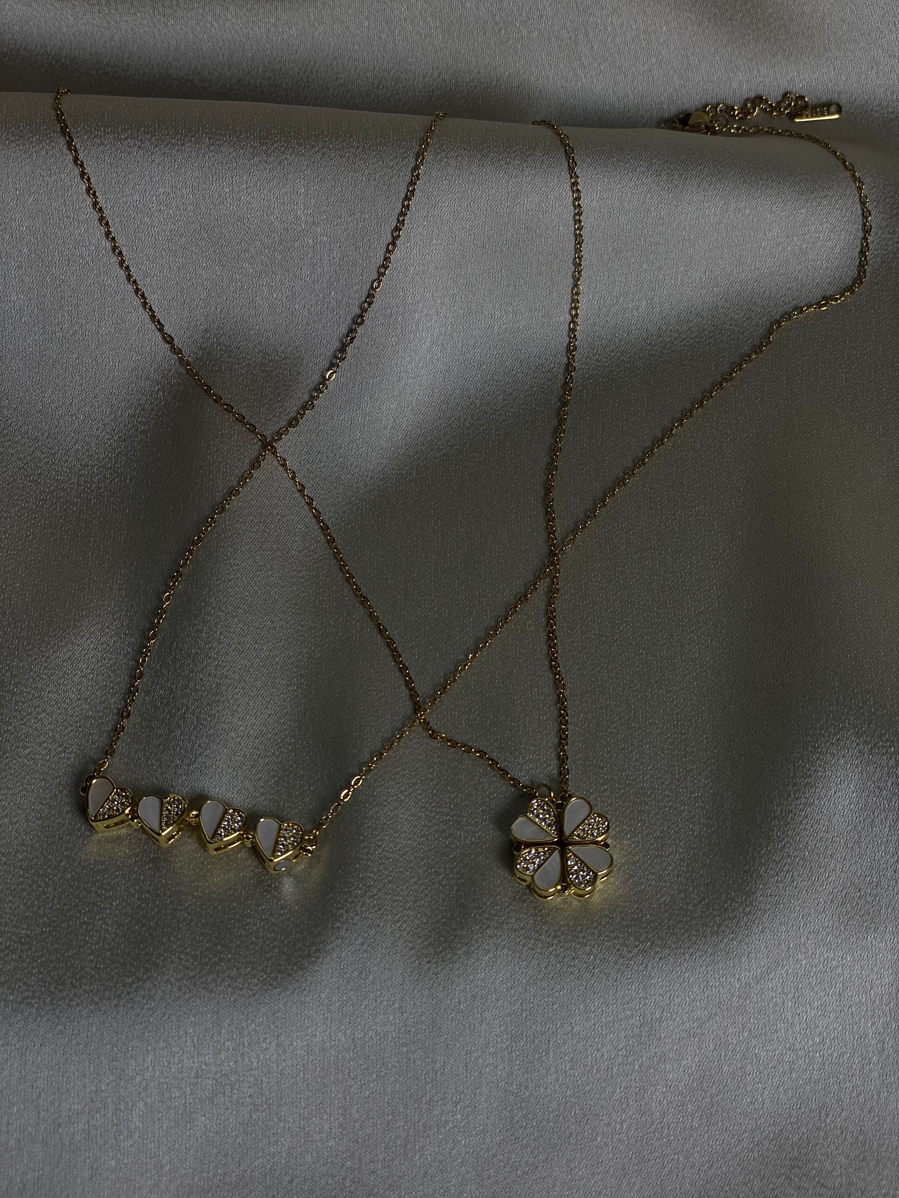 Nuvia clover necklace