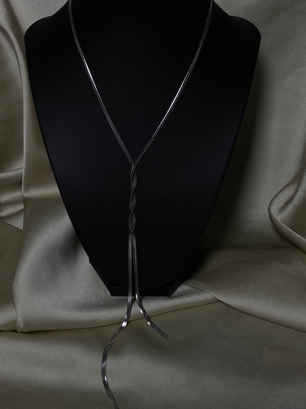 Aura twist necklace
