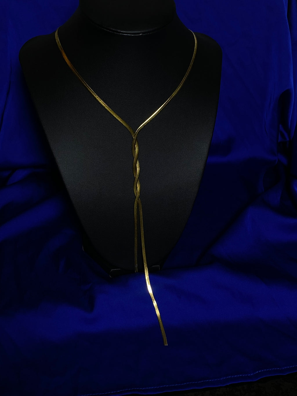 Aura twist necklace
