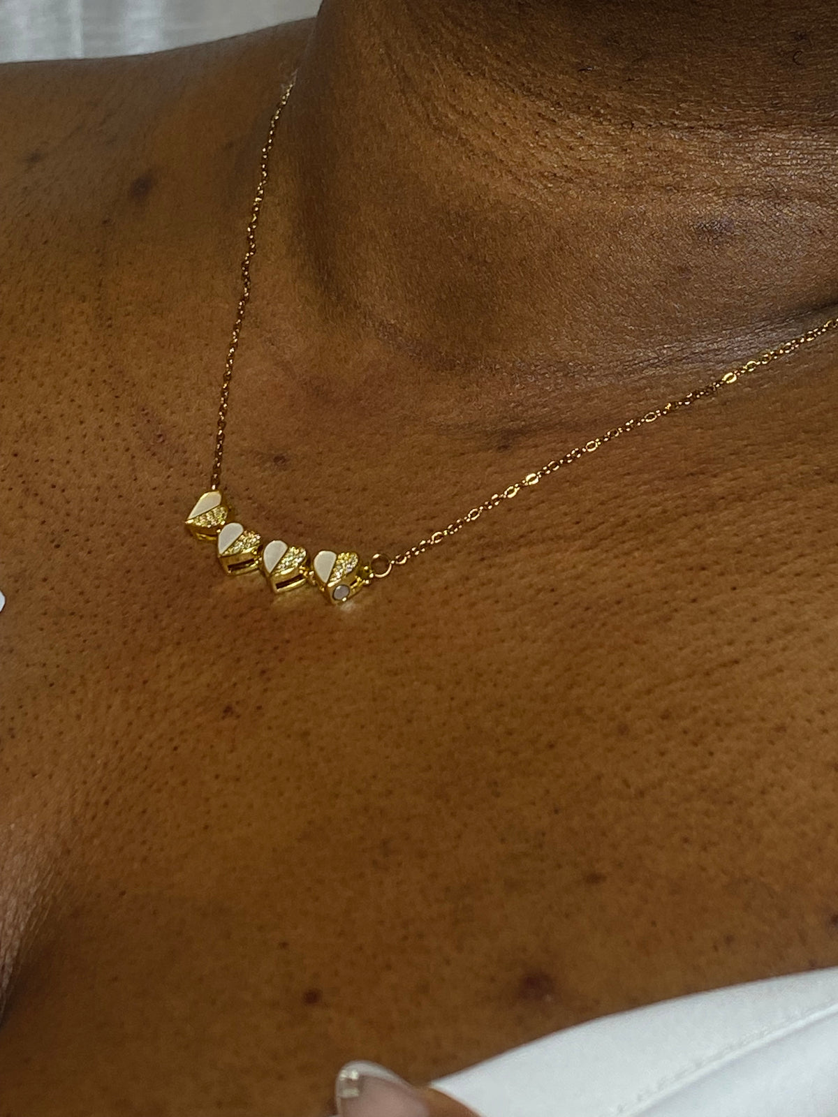 Nuvia clover necklace