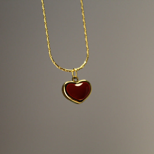 Heart pendant necklace