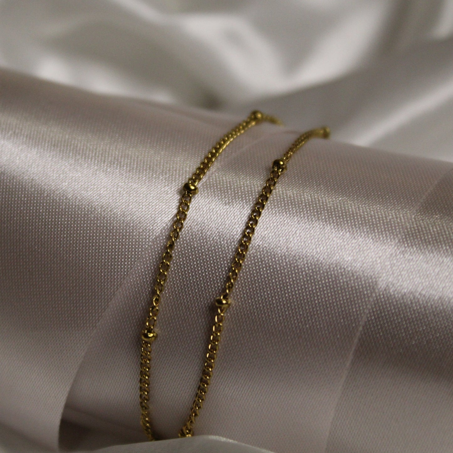 Dotted double chain bracelet